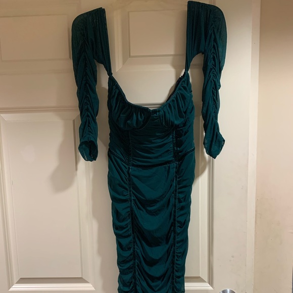 PrettyLittleThing Mesh Ruched Dress - Picture 3 of 5